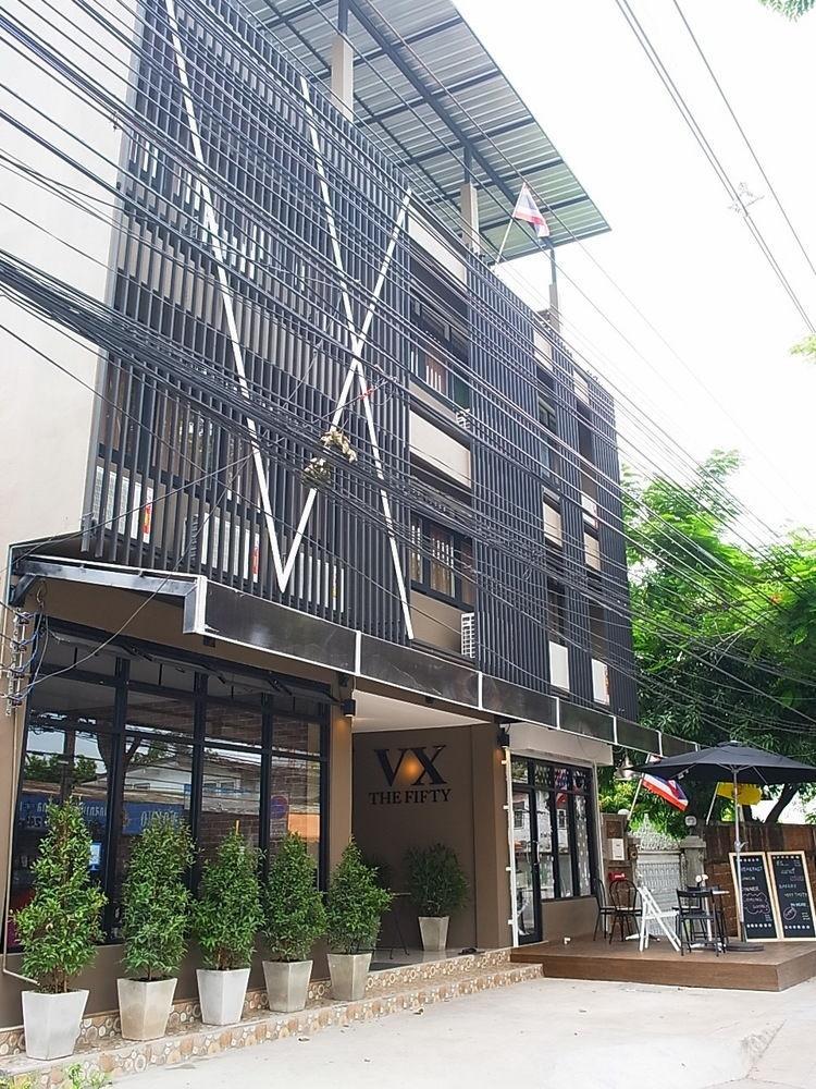 Vx The Fifty Hostel Bangkok Exterior photo