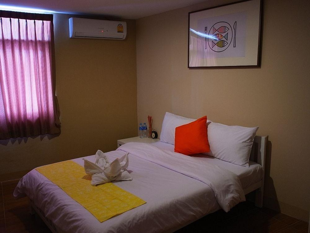 Vx The Fifty Hostel Bangkok Exterior photo