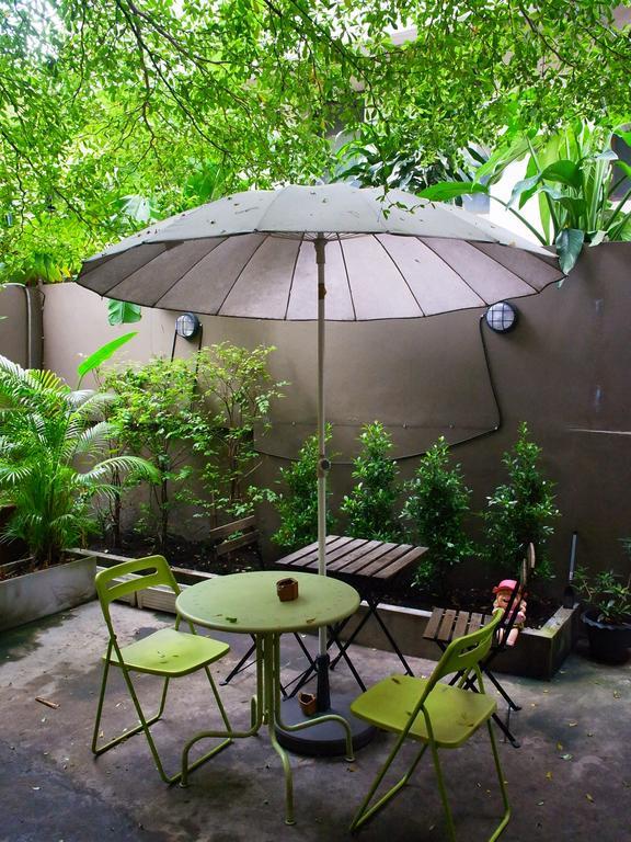 Vx The Fifty Hostel Bangkok Exterior photo