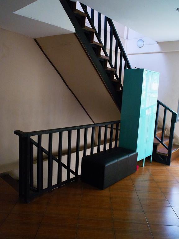 Vx The Fifty Hostel Bangkok Exterior photo
