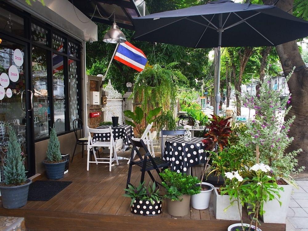 Vx The Fifty Hostel Bangkok Exterior photo