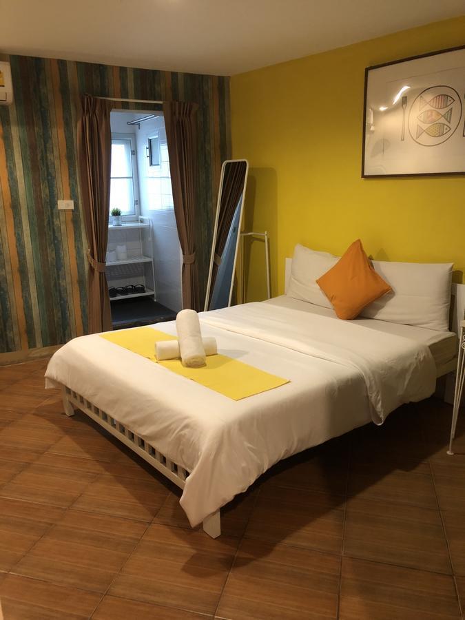 Vx The Fifty Hostel Bangkok Exterior photo