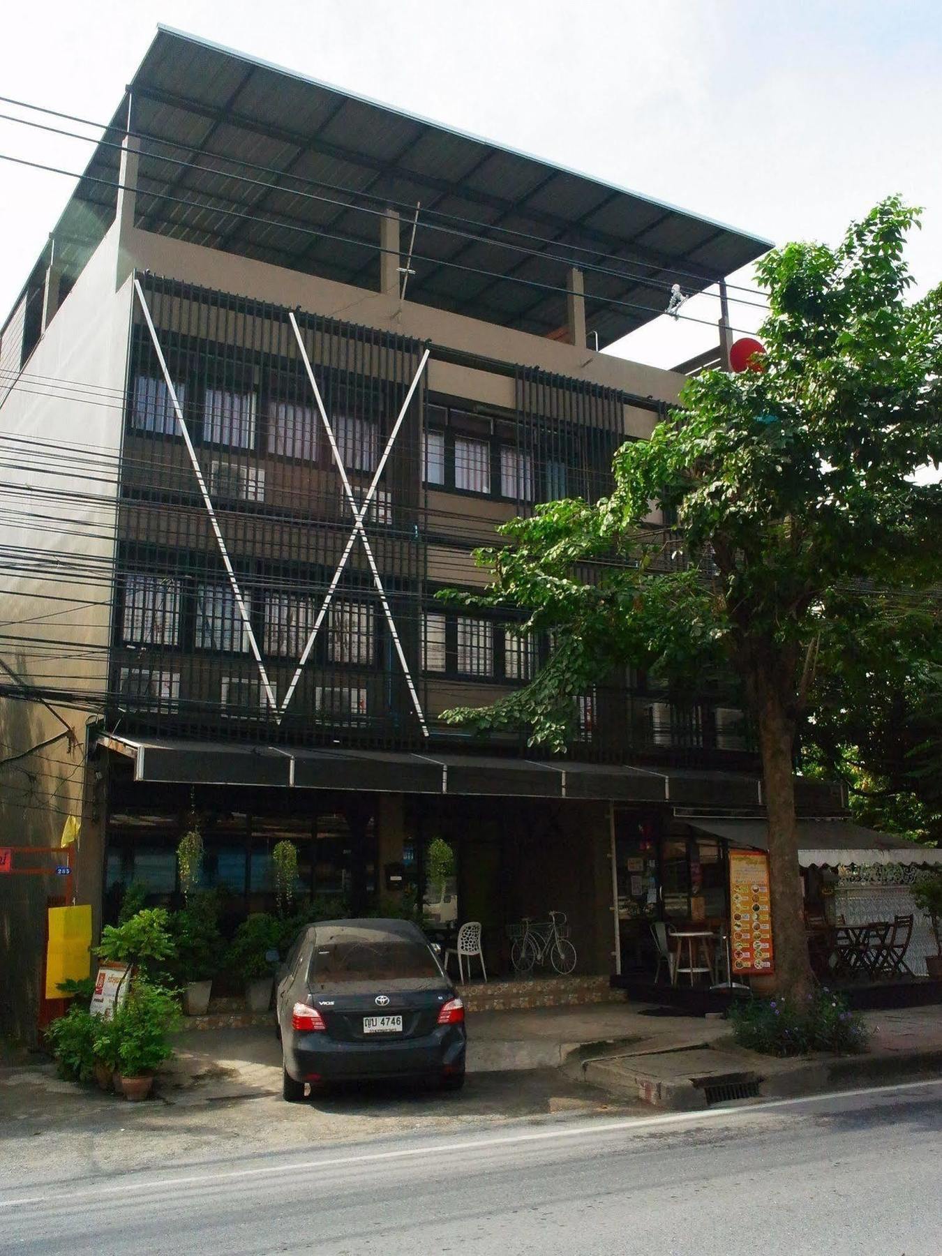 Vx The Fifty Hostel Bangkok Exterior photo
