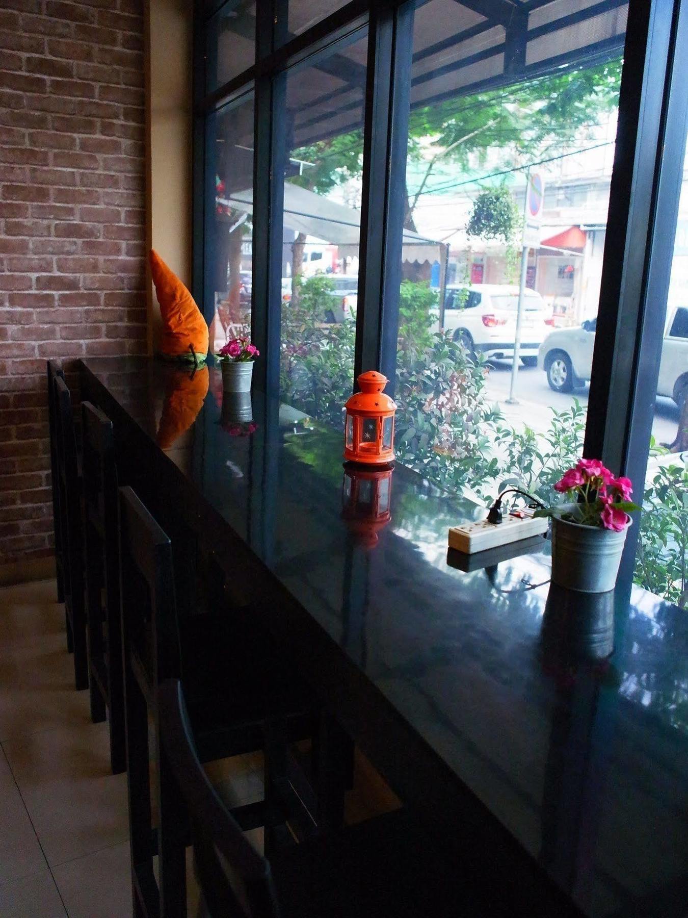Vx The Fifty Hostel Bangkok Exterior photo